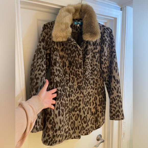 Leopard Print Coat with Faux Fur Collar - Picture 2 of 5